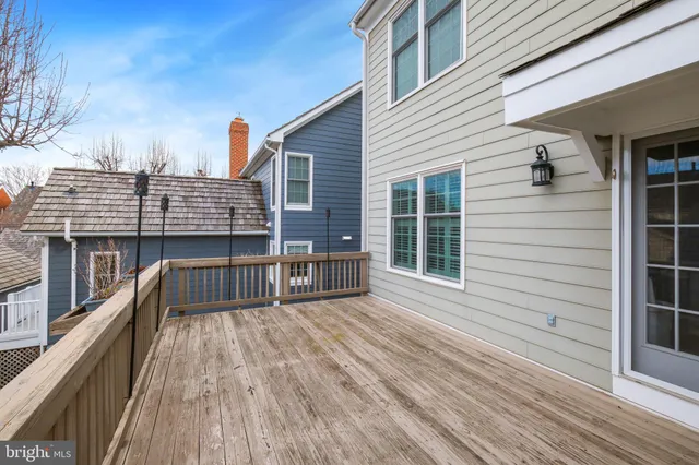 $935,000 | 220 Thaxton Street, Gaithersburg, MD 20878