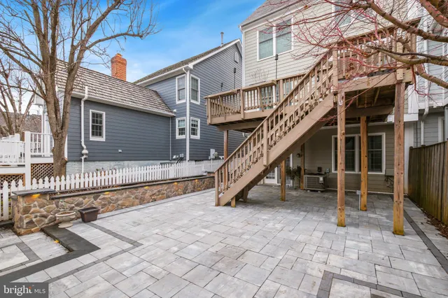 $935,000 | 220 Thaxton Street, Gaithersburg, MD 20878