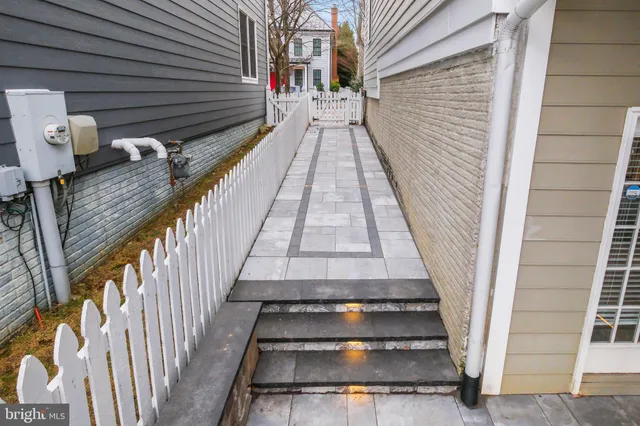 $935,000 | 220 Thaxton Street, Gaithersburg, MD 20878