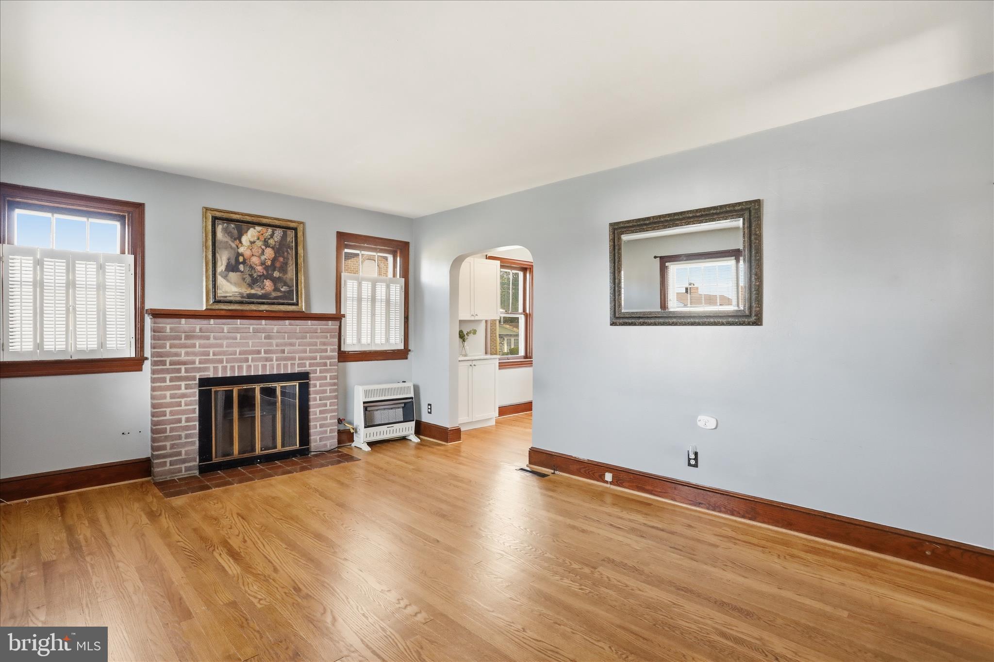 605 Stockton Road Front Royal, VA 22630 - Photo 3 of 54 Living room w beautiful refinished hardwood floors