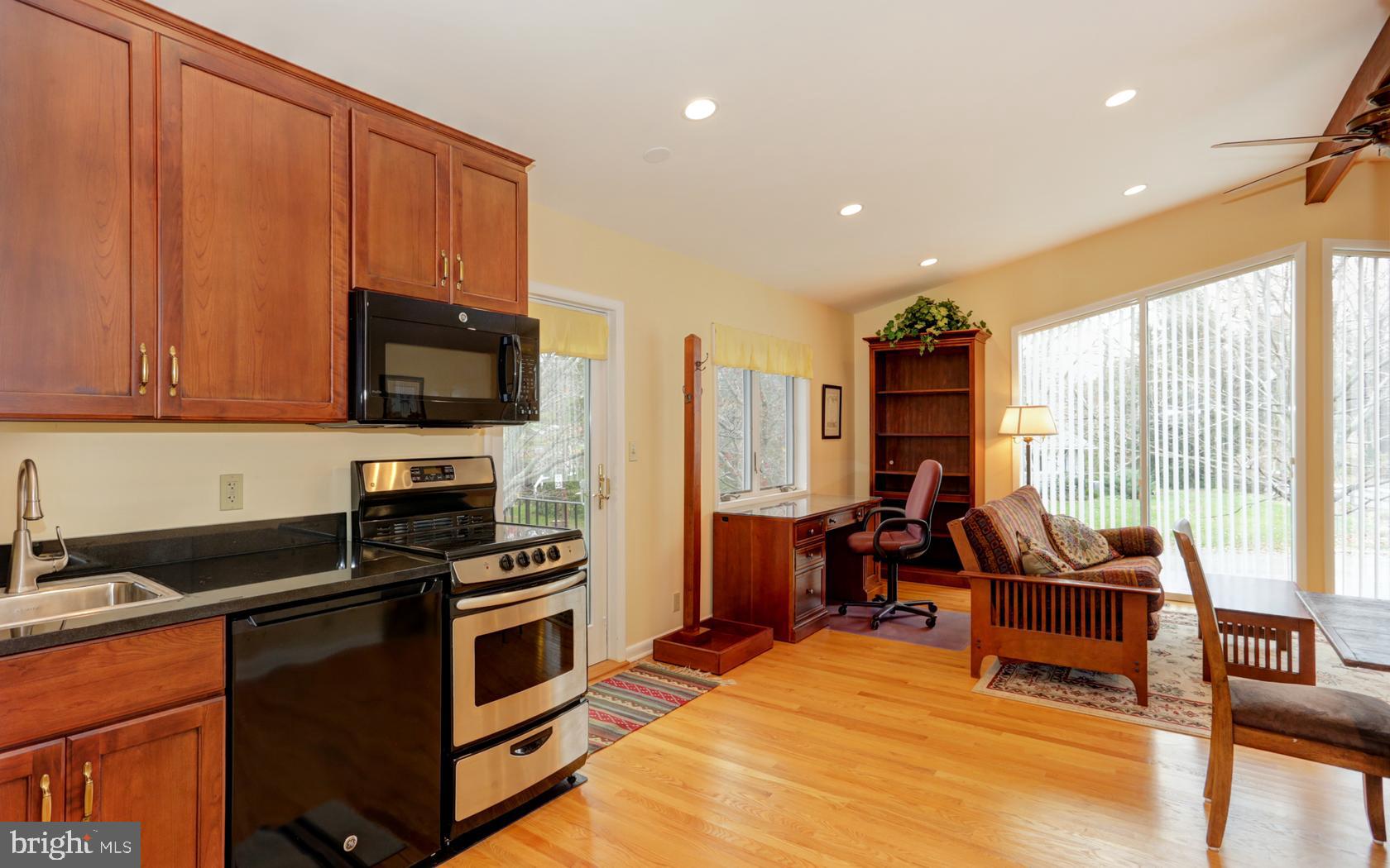 12 Randall Road Princeton, NJ 08540 - Photo 26 of 39 Apartment Kitchen