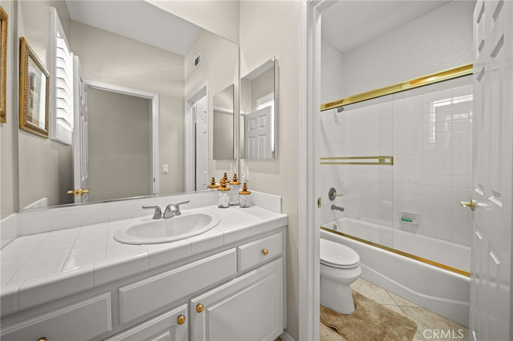 Undisclosed Address Riverside, CA 92506 - Photo 62 of 67 Apartment Bathroom