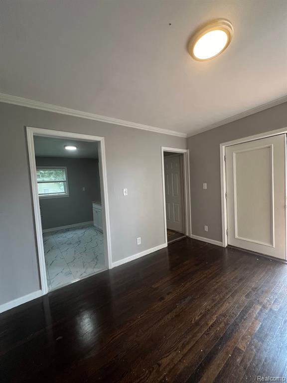 8292 Rivard Avenue Warren, MI 48089 - Photo 10 of 34