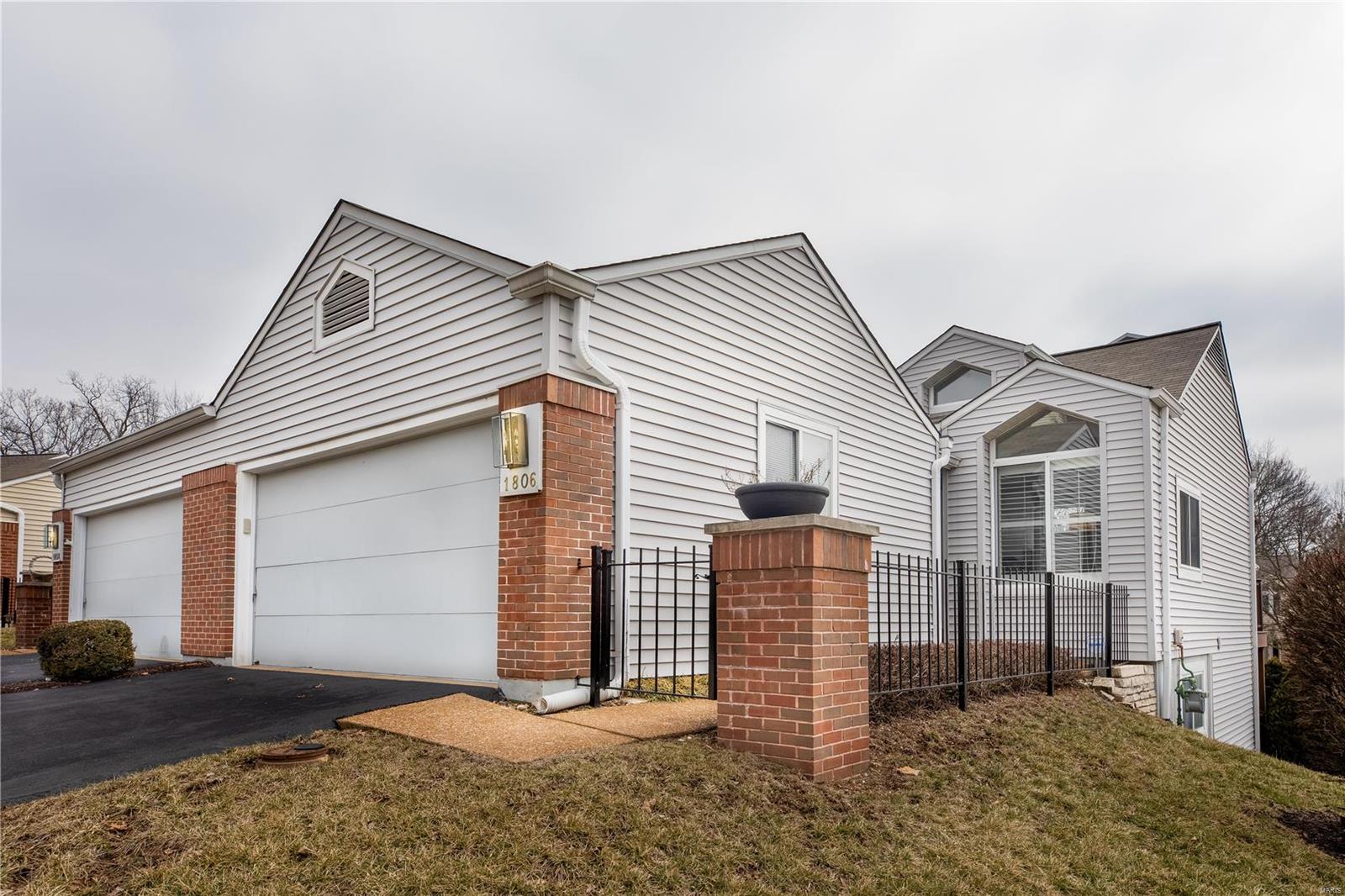 1806 Ridgeview Cir Drive Ballwin, MO 63021 - Photo 1 of 19 Gallery Image 1