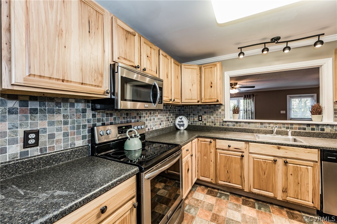 113 Wootton Road Sandston, VA 23150 - Photo 15 of 43 Gallery Image 15