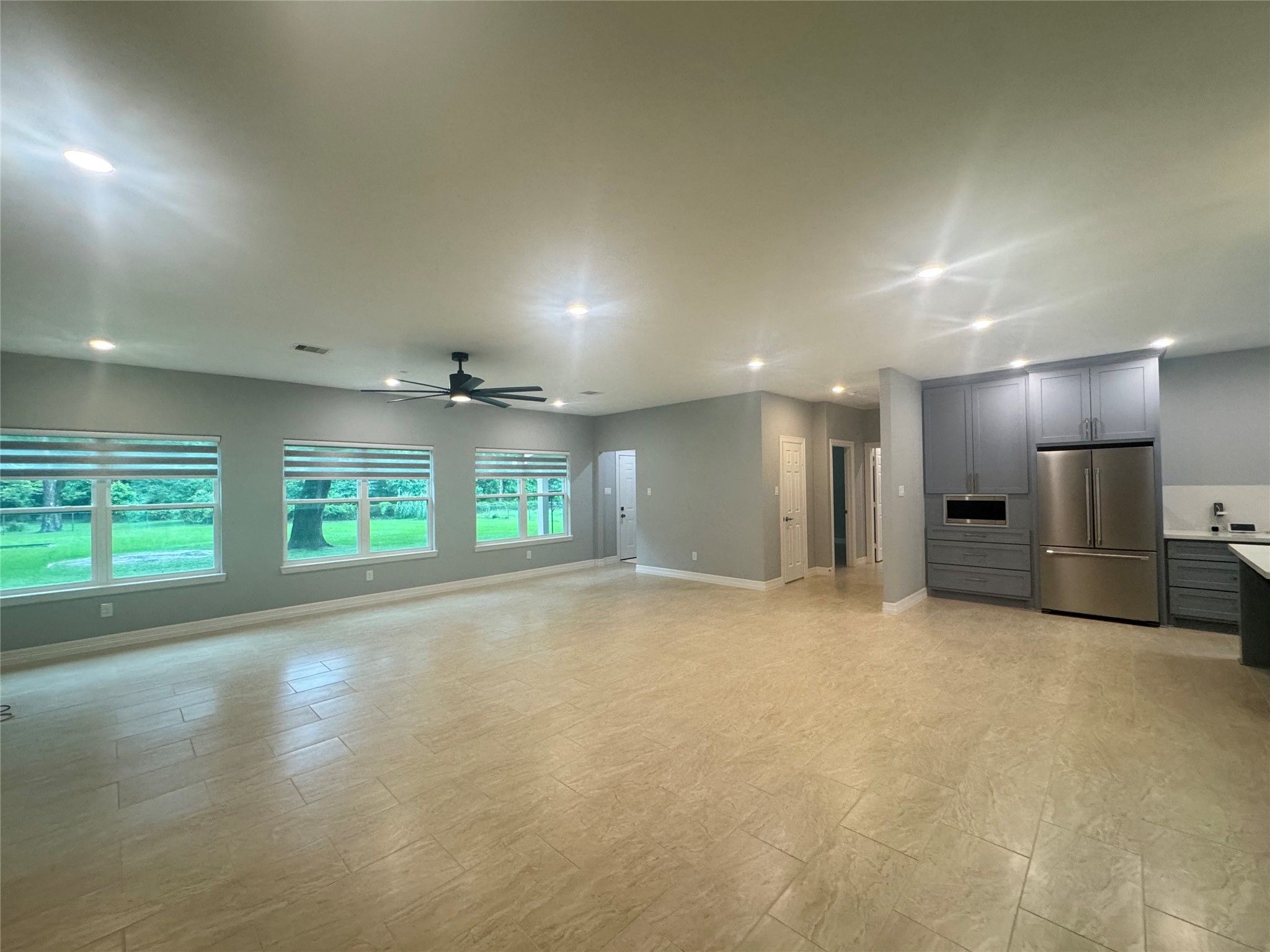2010 Cherry Laurel Spring, TX 77386 - Photo 11 of 45 Huge open area for the living room, kitchen