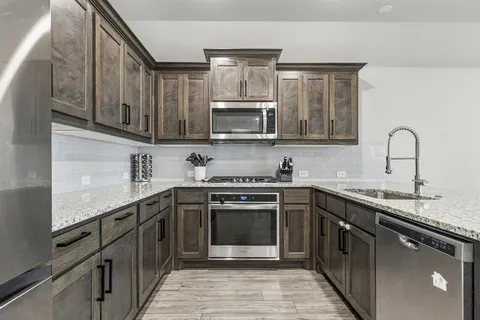 $350,000 | 6909 Lilac Drive, Venus, TX 76084