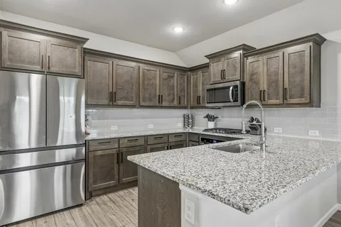 $350,000 | 6909 Lilac Drive, Venus, TX 76084