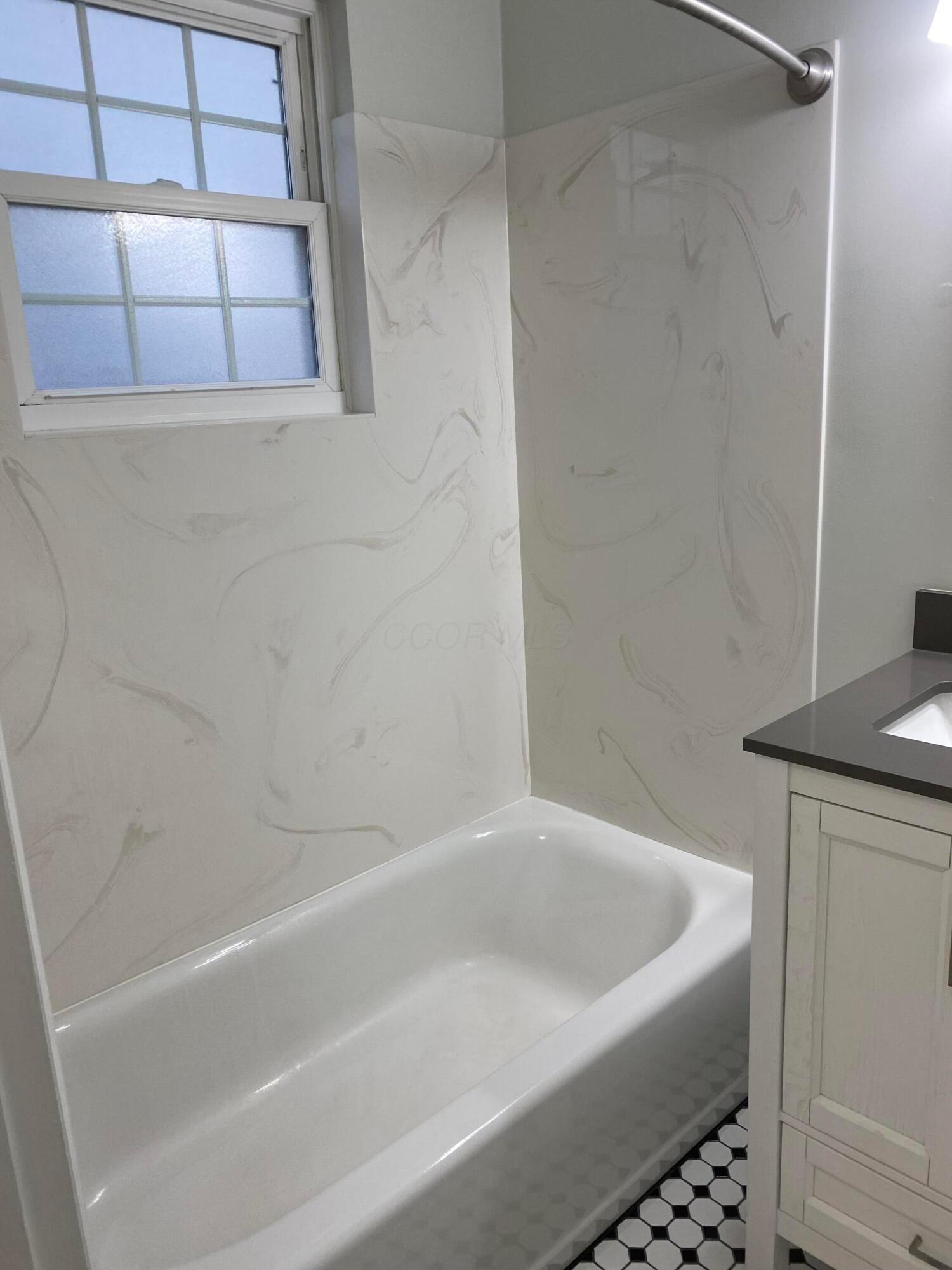 1426 Meadow Road Columbus, OH 43212 - Photo 11 of 17 3814B336-BCE0-40A2-8100-F00B1114FCBCIMG_