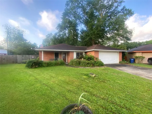 $161,499 | 718 Westbury Street, West Orange, TX 77630