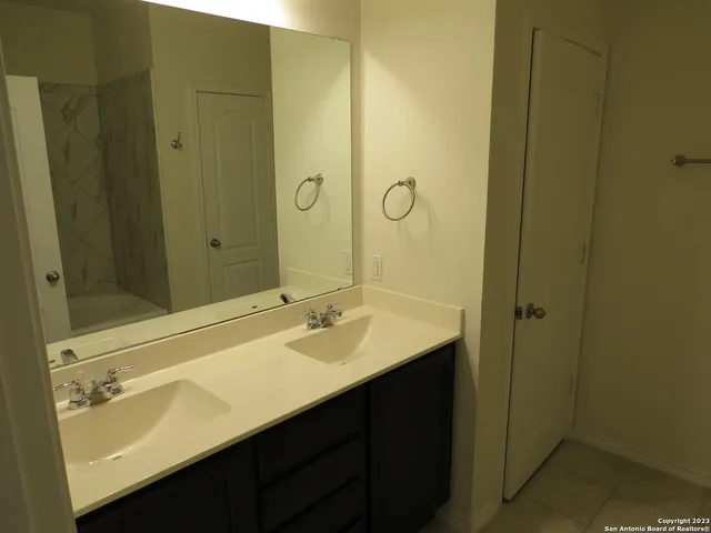 $2,200 | 424 Landmark Gate, Cibolo, TX 78108