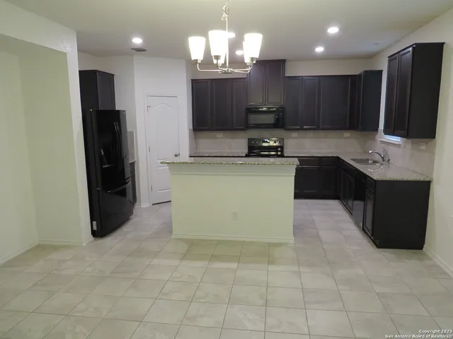 $2,200 | 424 Landmark Gate, Cibolo, TX 78108