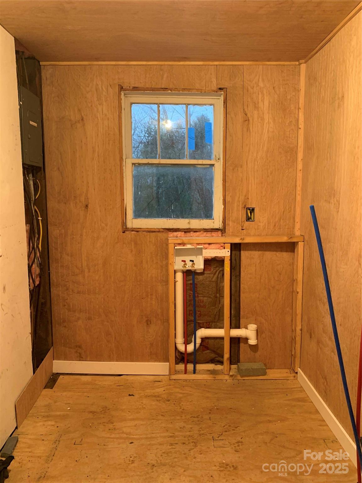 37 South US 19e Highway Newland, NC 28657 - Photo 11 of 16 a view of a door