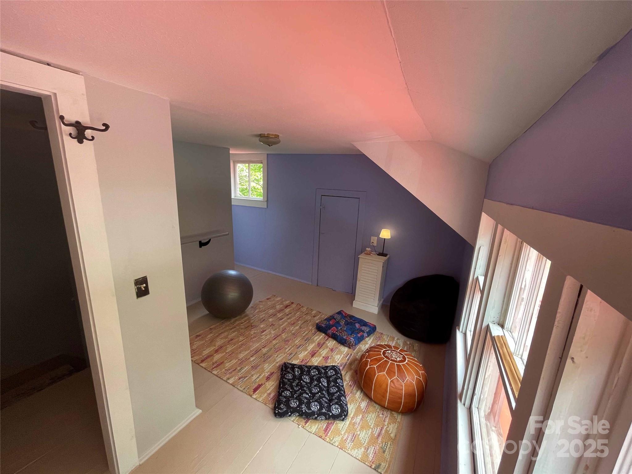 37 South US 19e Highway Newland, NC 28657 - Photo 10 of 16 a view of entryway