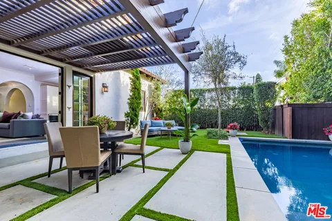 $3,100,000 | 735 North Stanley Avenue, Los Angeles, CA 90046