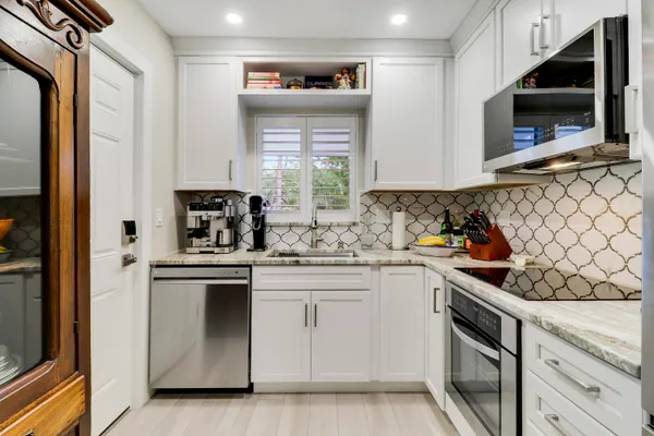 $2,300 | 1 Garden Street, Unit 207, Tequesta, FL 33469