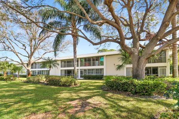 $2,300 | 1 Garden Street, Unit 207, Tequesta, FL 33469