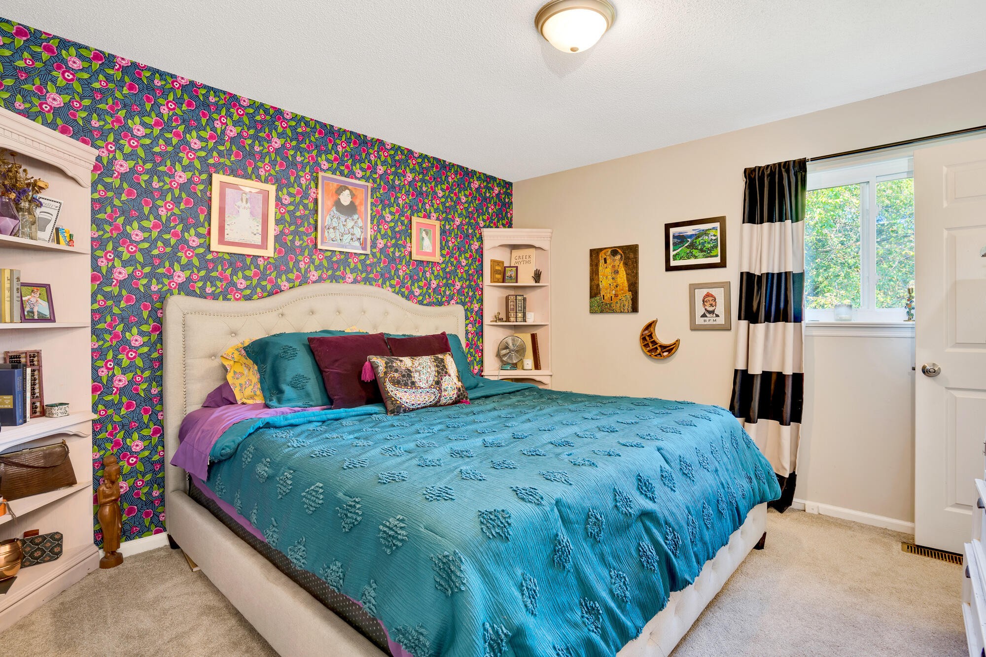 5961 Congress Lane Harrison, TN 37341 - Photo 20 of 30 a bedroom with a bed window and wall painting