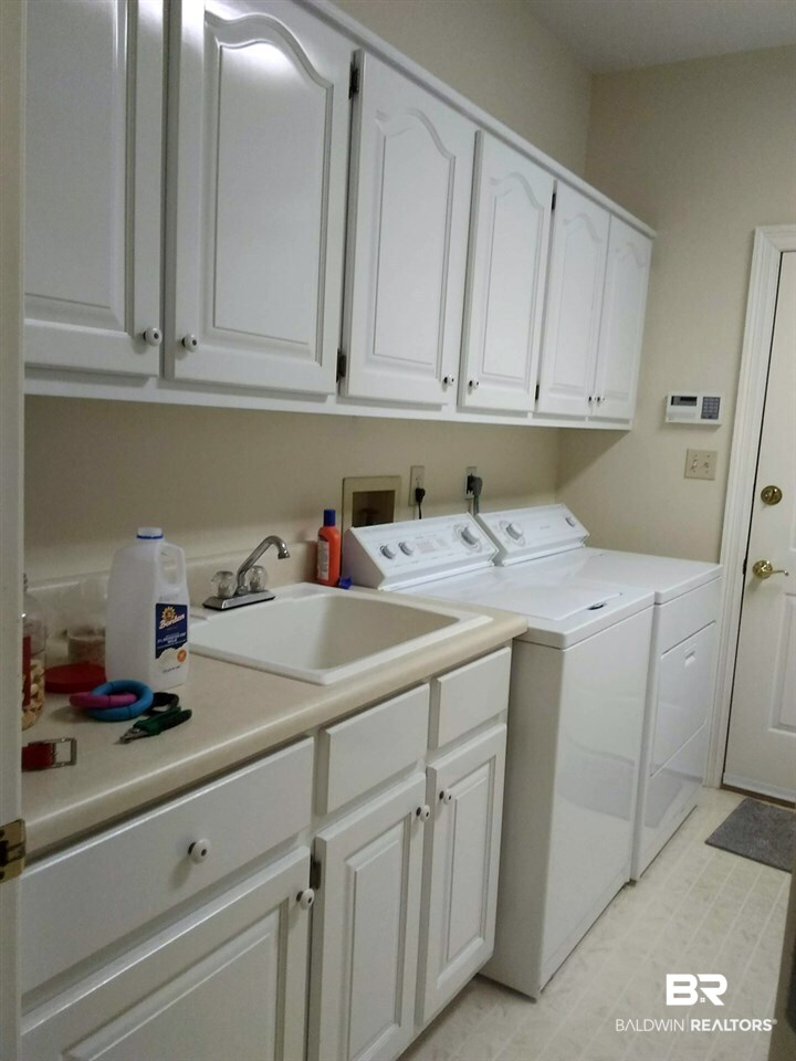 8132 Bay View Drive Foley, AL 36535 - Photo 31 of 50 Laundry left
