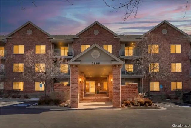 $424,900 | 2895 West Riverwalk Circle, Unit 201, Littleton, CO 80123