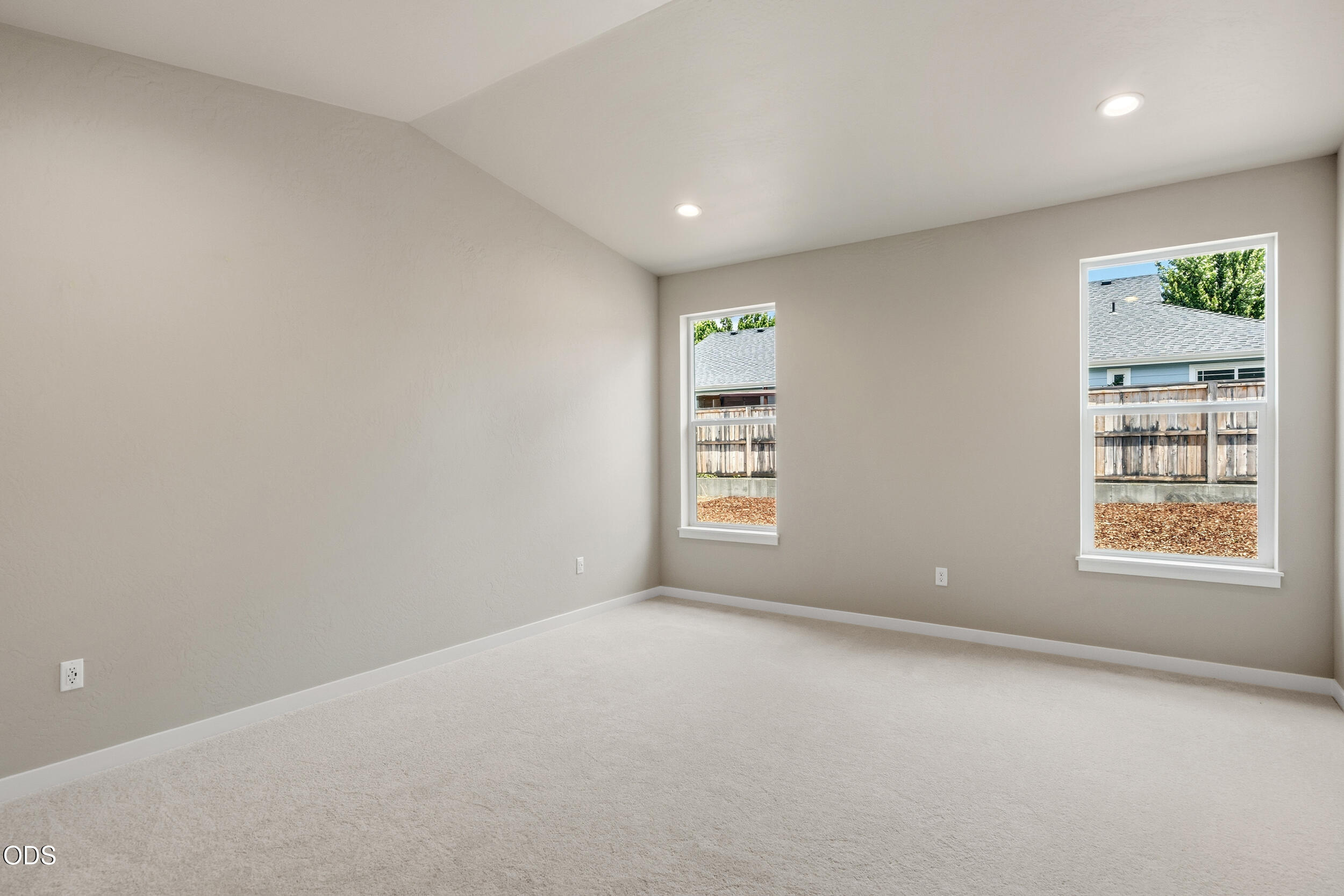 1147 Pumpkin Ridge, Unit 321 Eagle Point, OR 97524 - Photo 17 of 32