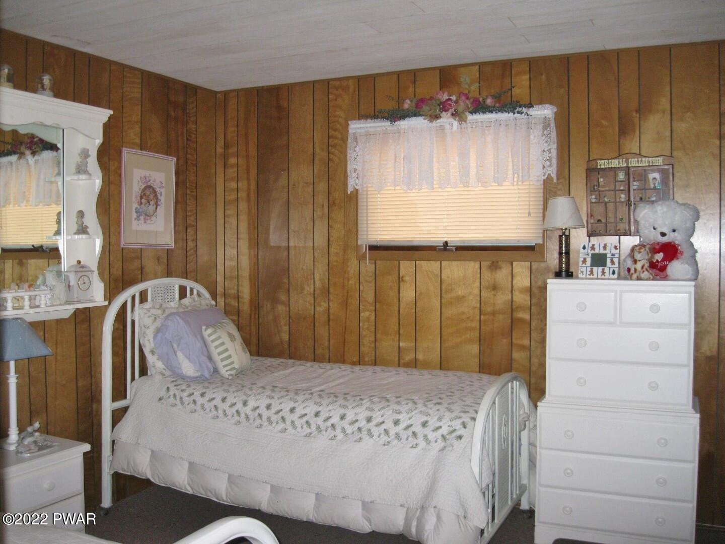 124 Cedar Ridge Road Hawley, PA 18428 - Photo 8 of 20 8-2ND BEDROOM
