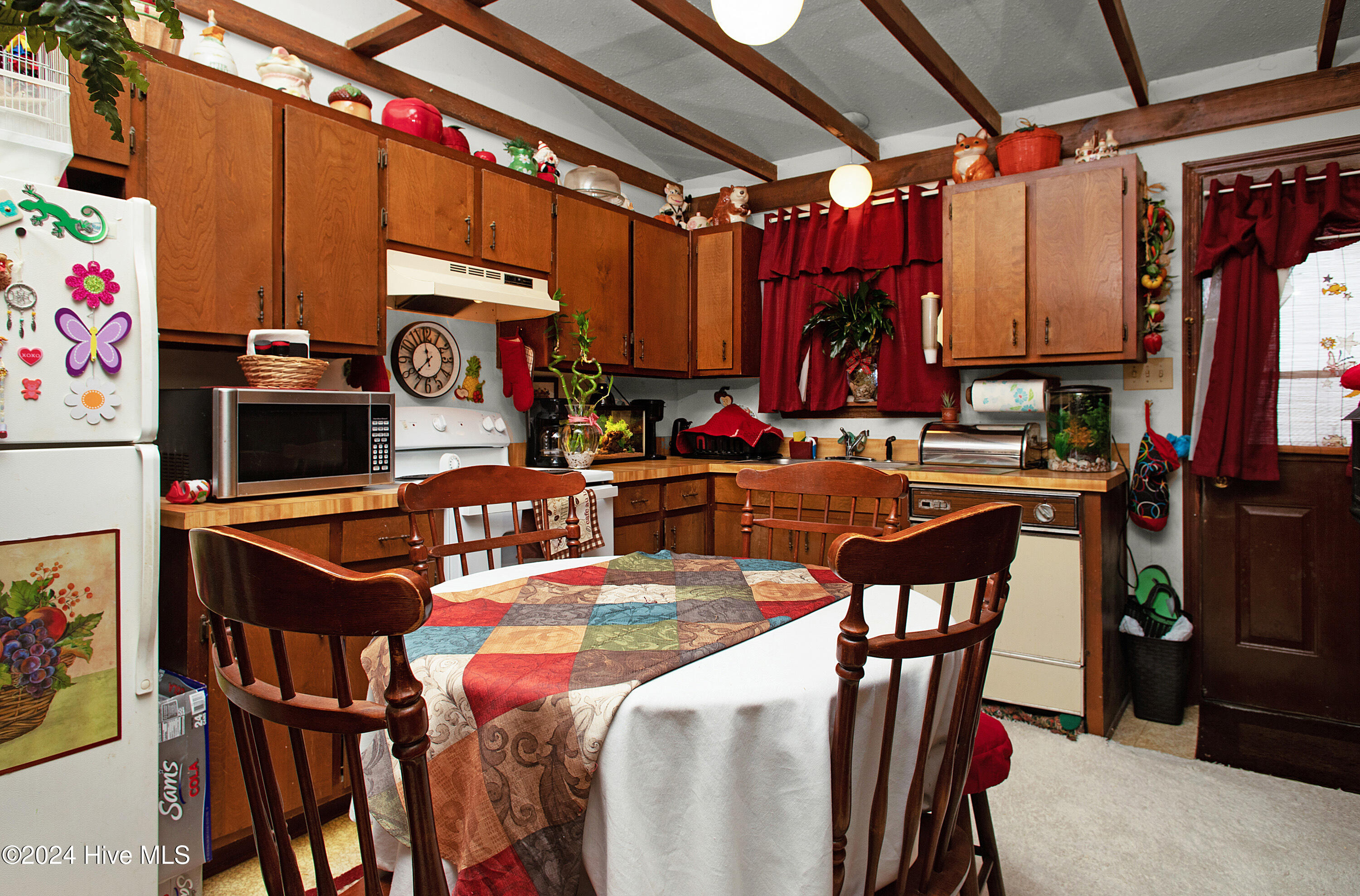 214 Cedar Ridge Lane Havelock, NC 28532 - Photo 20 of 32 Kitchen