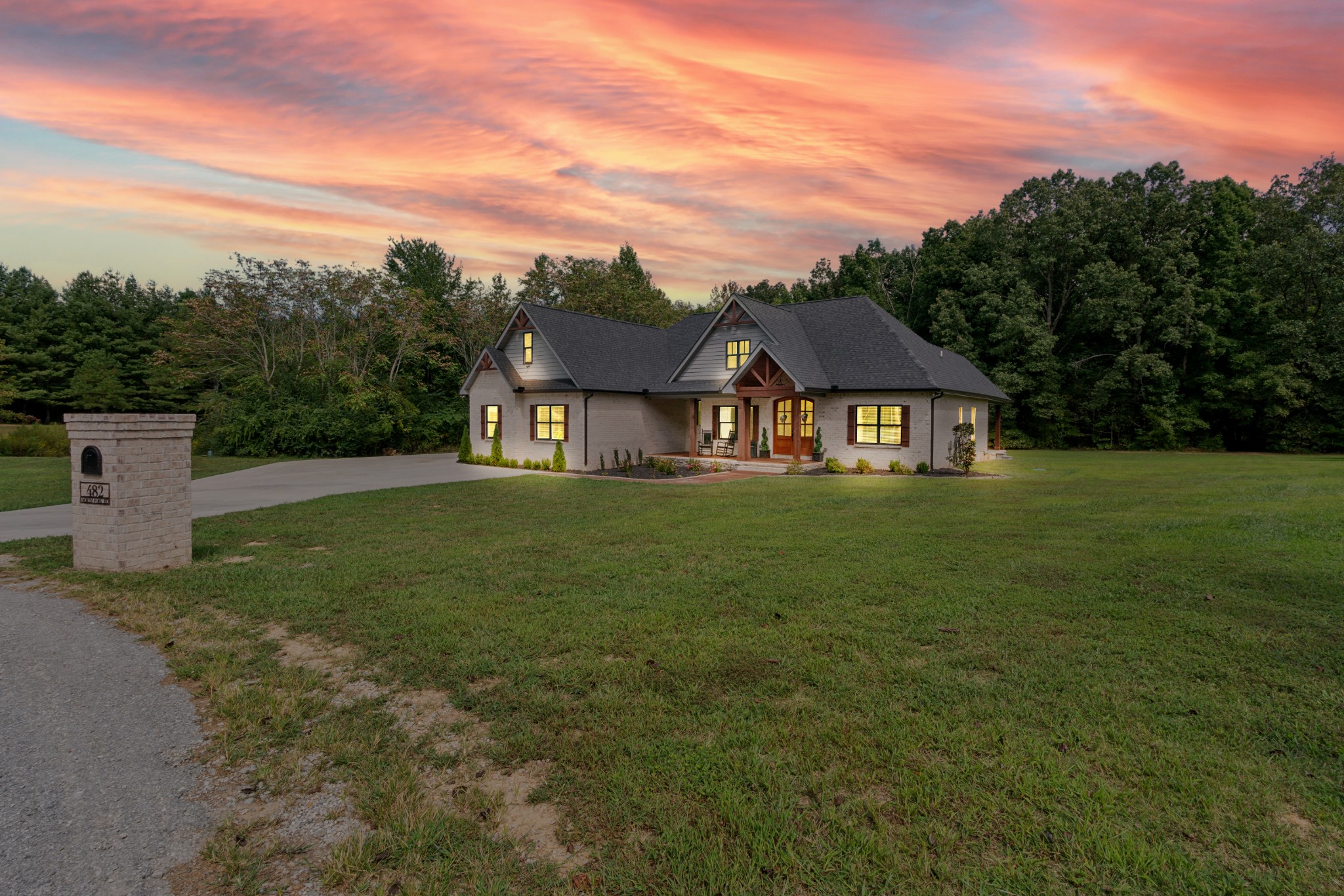 482 North Fork Road Manchester, TN 37355 - Photo 44 of 44 a front view of a house with garden