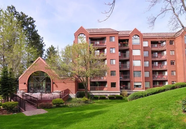 $250,000 | 221 East Rockwood Boulevard, Unit 113, Spokane, WA 99202