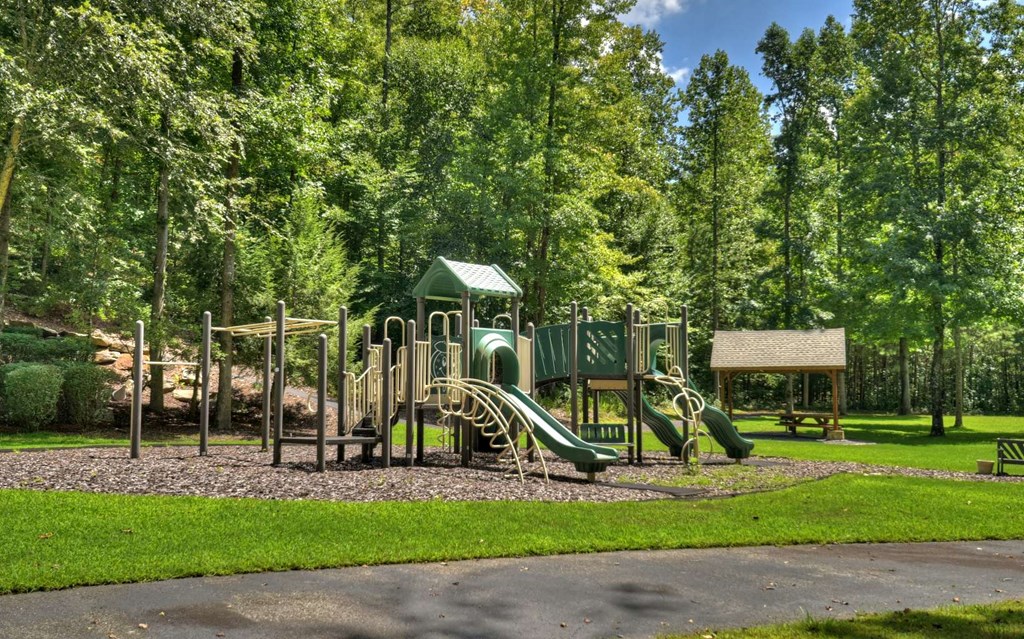 137 Whispering Ridge Court Ellijay, GA 30540 - Photo 14 of 36 Gallery Image 14