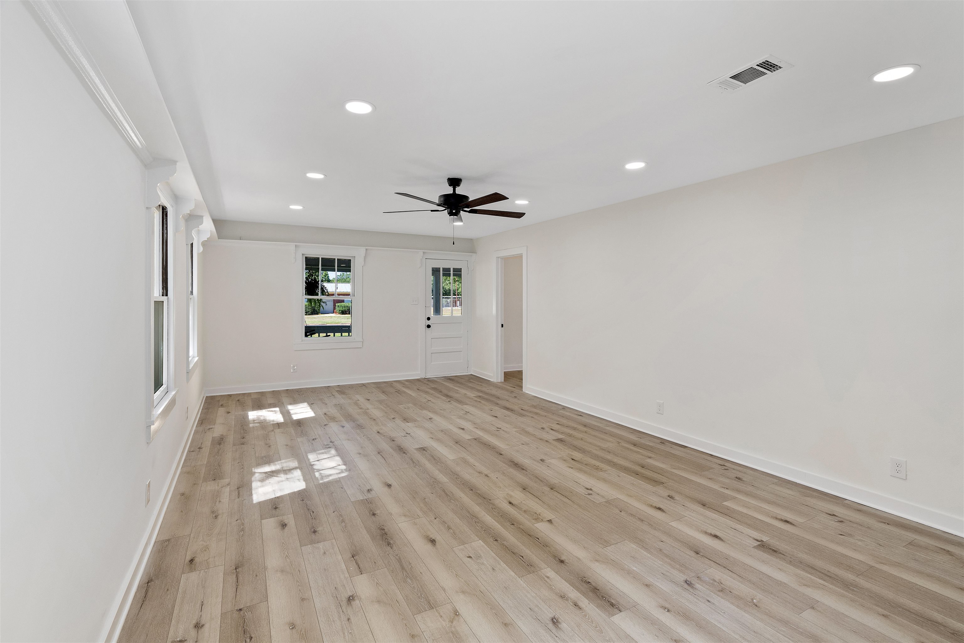 303 West Roosevelt Avenue Foley, AL 36535 - Photo 8 of 27