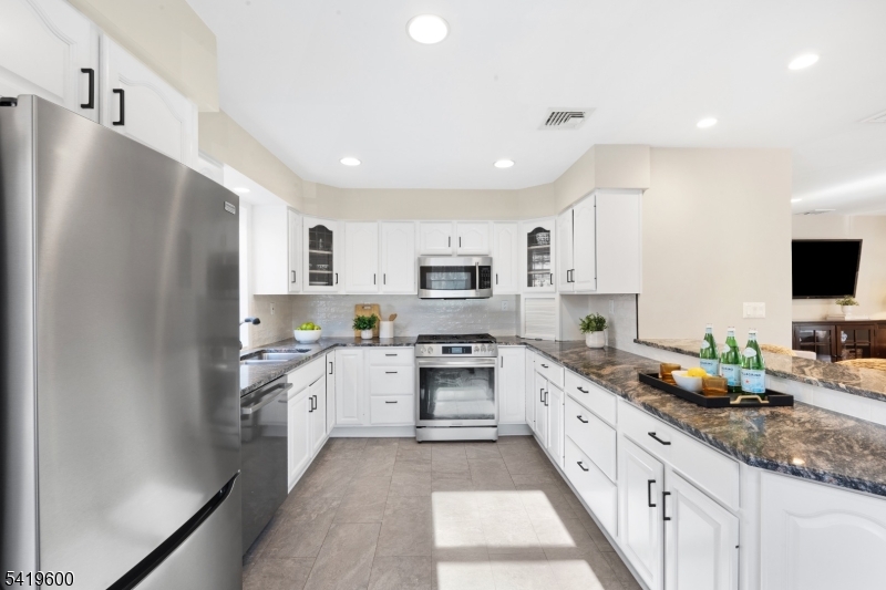 10 Ironia Road Mendham, NJ 07945 - Photo 15 of 32