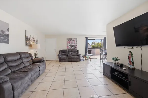 $465,000 | 151 Majestic Court, Unit 705, Moorpark, CA 93021
