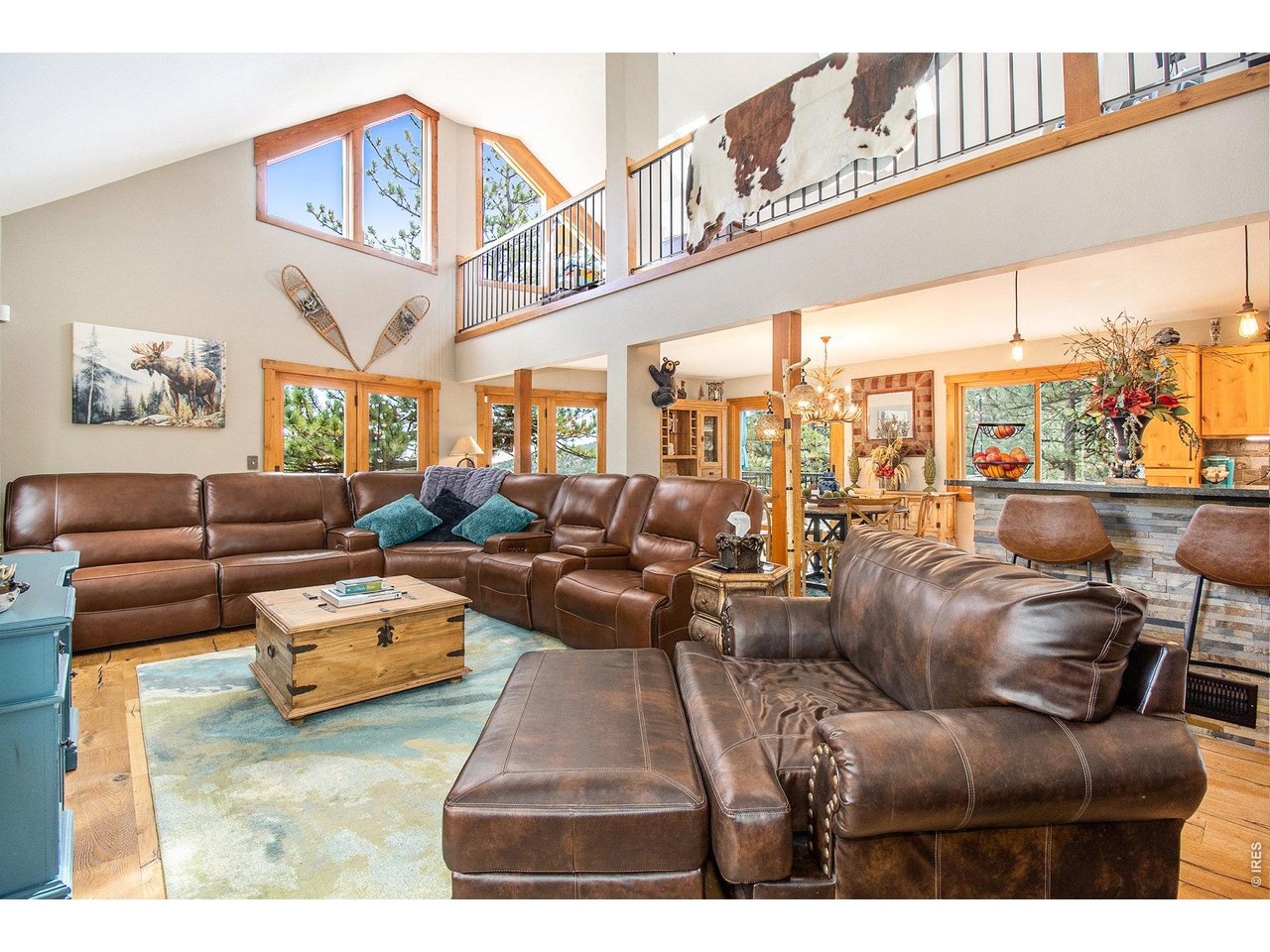 270 Choctaw Road Lyons, CO 80540 - Photo 6 of 32 Main Level - Spacious great room with soaring cathedral ceilings