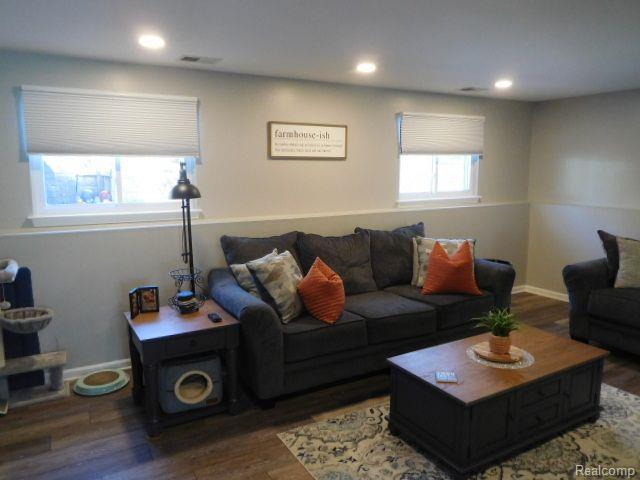 4350 Gregory Road Lake Orion, MI 48359 - Photo 17 of 37 Gallery Image 17