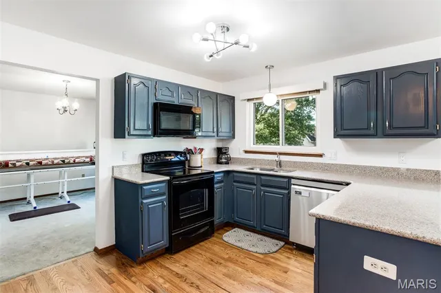 $425,000 | 2105 Telford Drive, St. Louis, MO 63125