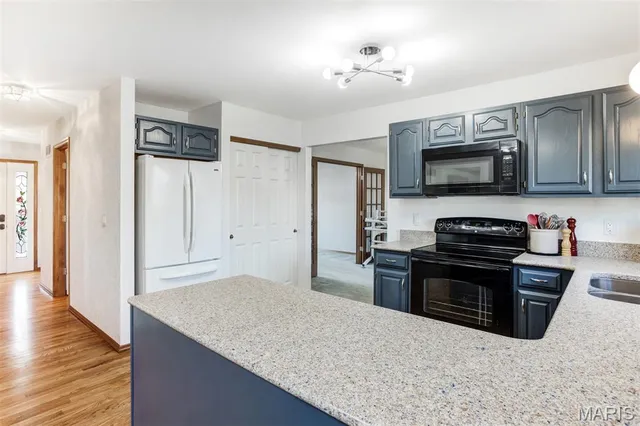 $425,000 | 2105 Telford Drive, St. Louis, MO 63125