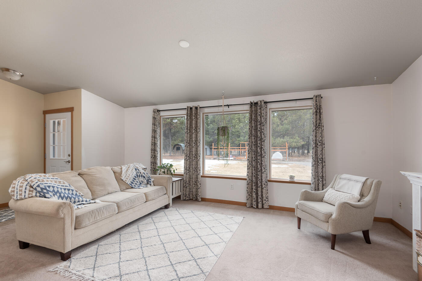 17833 Grimm Road Bend, OR 97707 - Photo 5 of 30 Grimm_Berg-2
