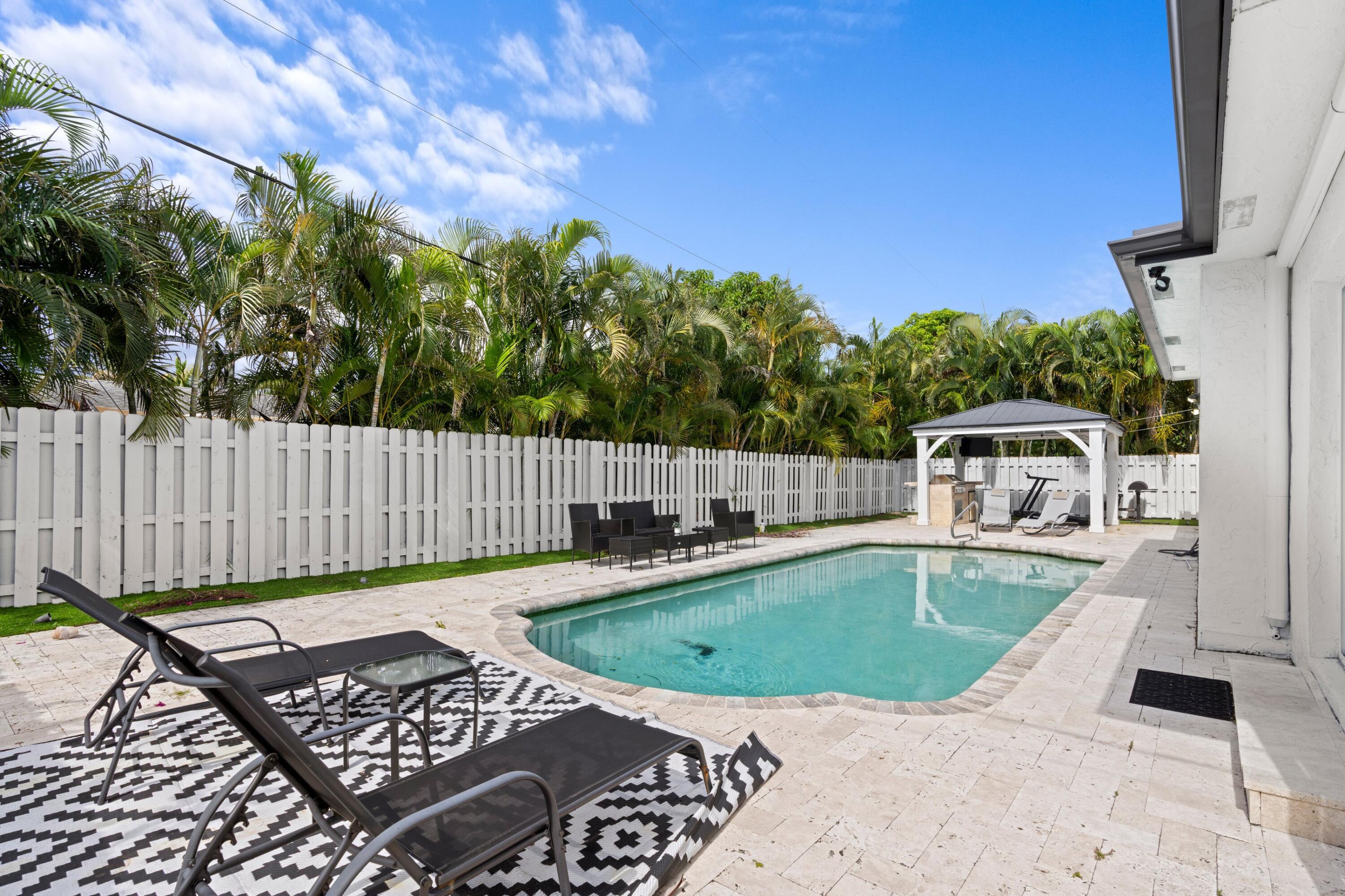124 Oregon Lane Boca Raton, FL 33487 - Photo 19 of 39 Pool
