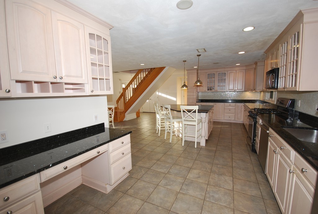 23 Francine Road Framingham, MA 01701 - Photo 10 of 30 Gallery Image 10