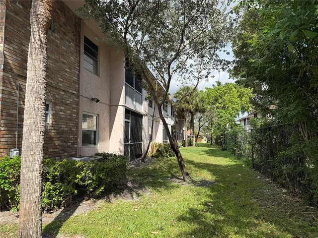 $274,999 | 8401 Royal Palm Boulevard, Unit 8401, Coral Springs, FL 33065