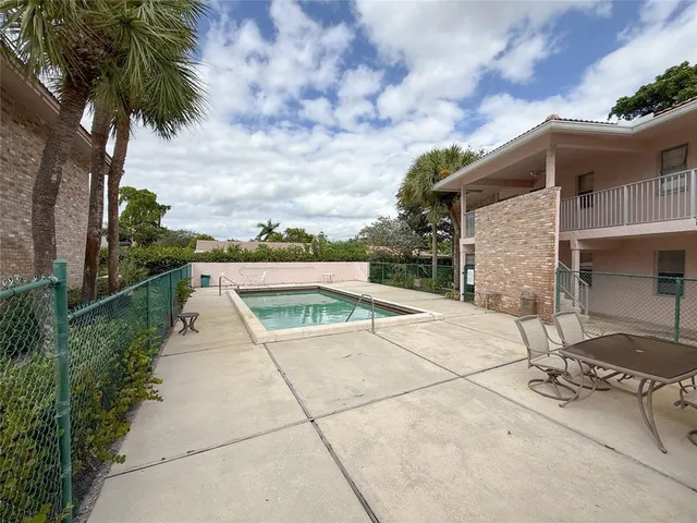 $274,999 | 8401 Royal Palm Boulevard, Unit 8401, Coral Springs, FL 33065