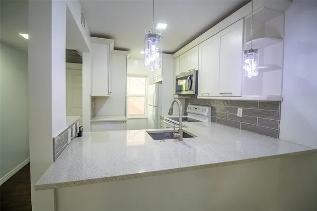 $274,999 | 8401 Royal Palm Boulevard, Unit 8401, Coral Springs, FL 33065