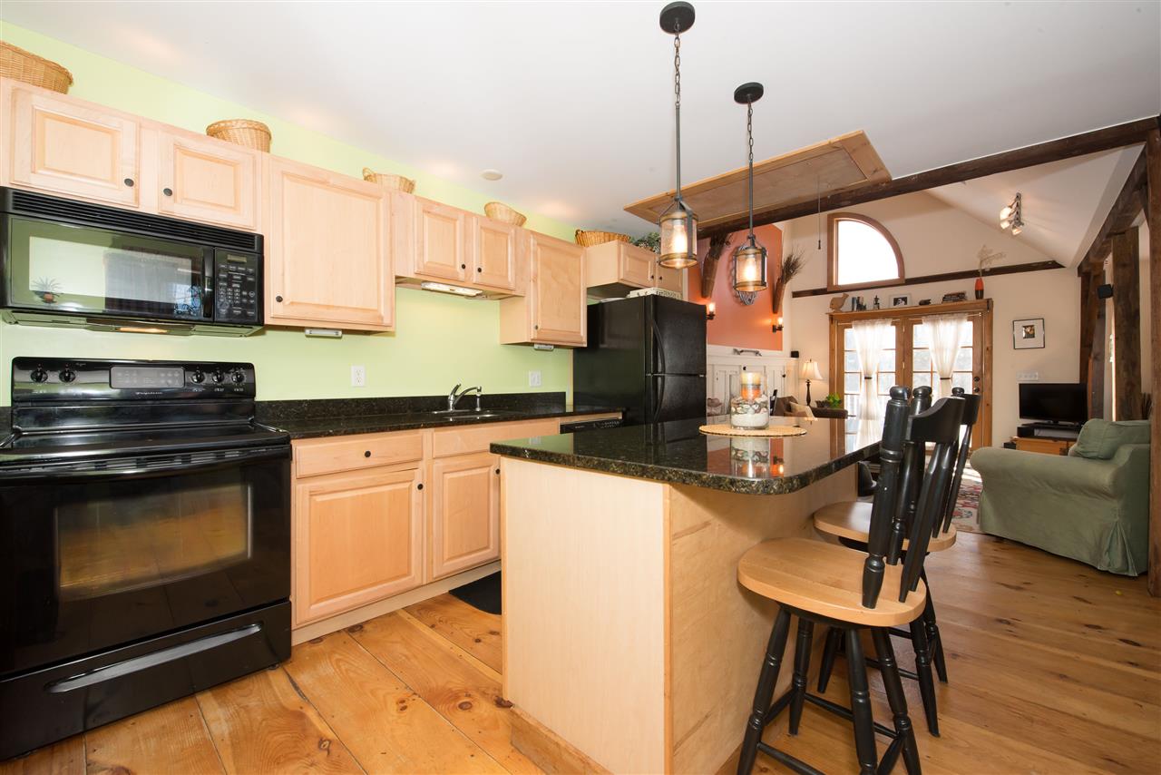 87 Charles Street, Unit 4 Rochester, NH 03867 - Photo 4 of 40