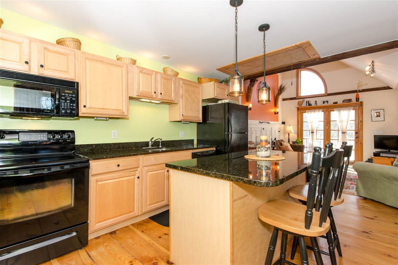 87 Charles Street, Unit 4 Rochester, NH 03867 - Photo 6 of 40