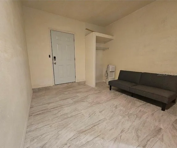 a view of livingroom with furniture