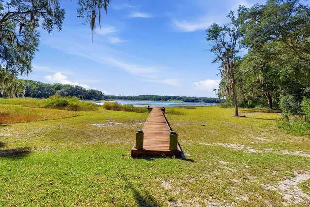 $324,000 | 1136 Southwest Shorewood Drive, Dunnellon, FL 34431