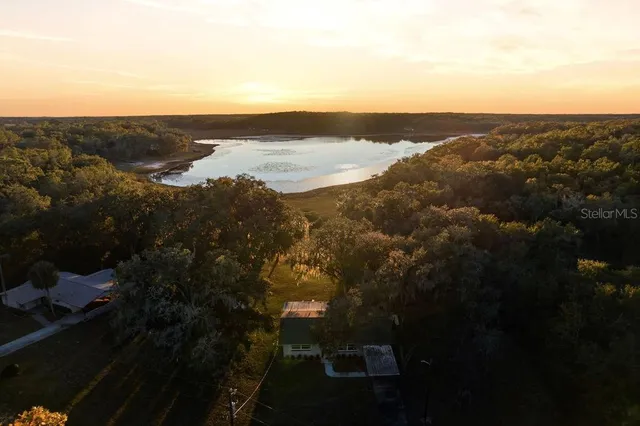 $324,000 | 1136 Southwest Shorewood Drive, Dunnellon, FL 34431