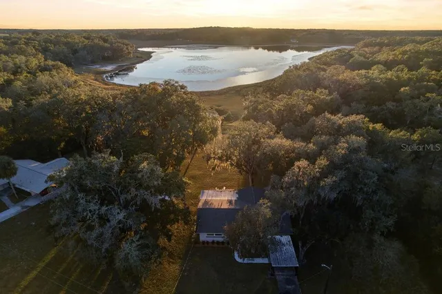 $324,000 | 1136 Southwest Shorewood Drive, Dunnellon, FL 34431