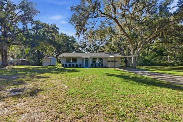 $324,000 | 1136 Southwest Shorewood Drive, Dunnellon, FL 34431